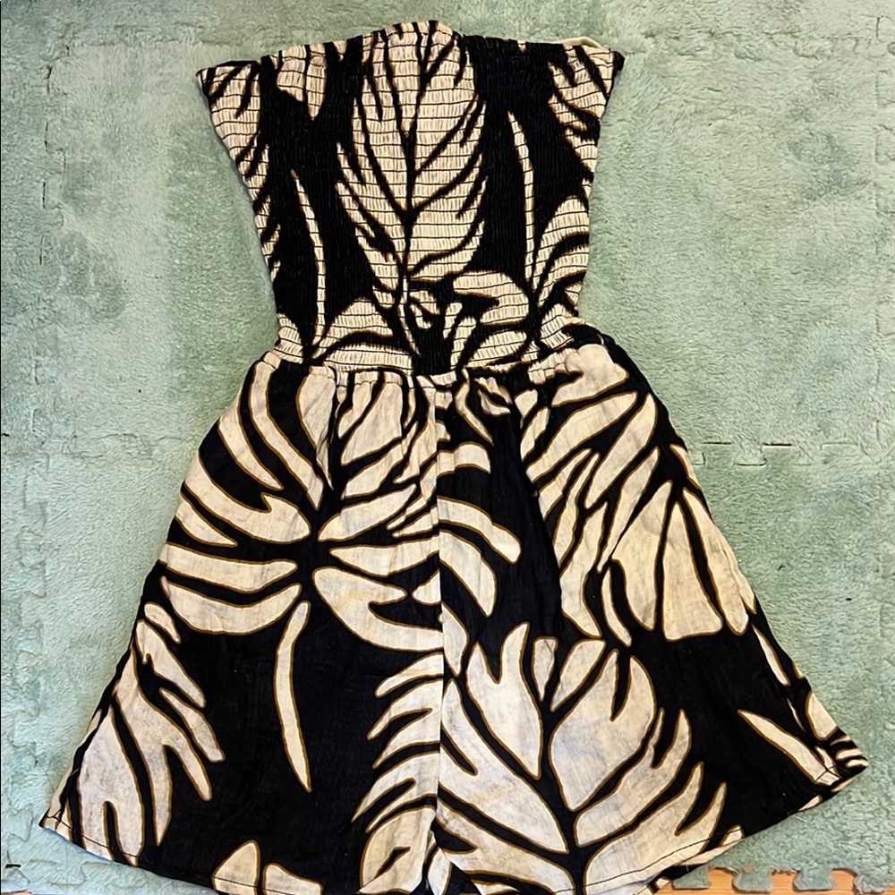NEW Lex Breezy monstera leaf strapless romper